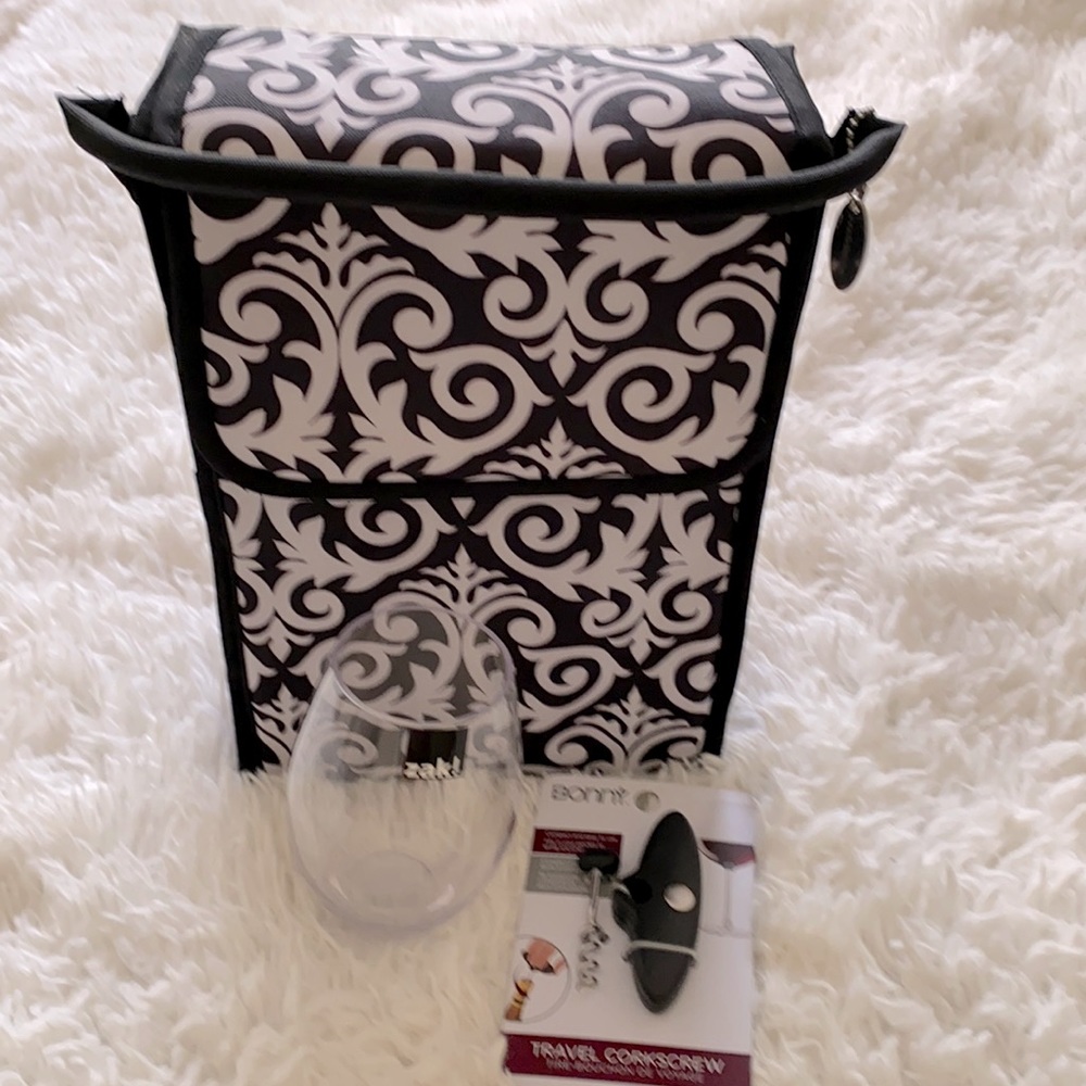 NWOT Insulated wine cooler bag